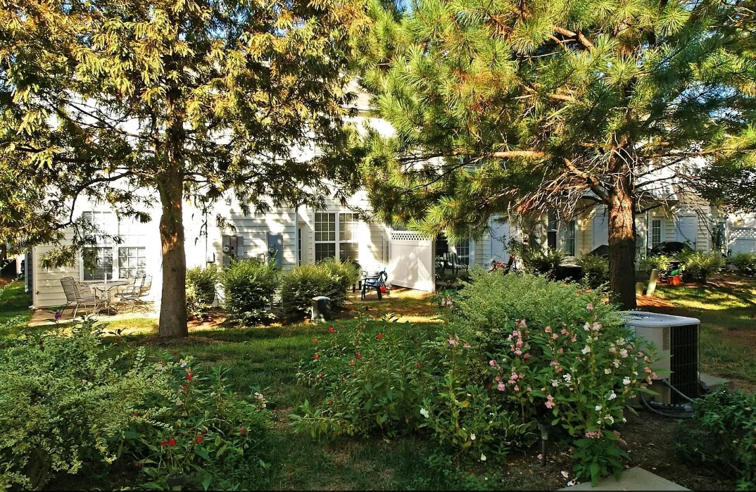 5737 Corbon Crest Ln in Raleigh, NC - Building Photo