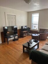 53 W 7th St, Unit 2 in Boston, MA - Foto de edificio - Building Photo