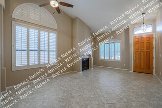 263 E Ashurst Dr in Phoenix, AZ - Foto de edificio - Building Photo