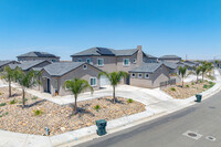 8918 Hills View Dr in Bakersfield, CA - Foto de edificio - Building Photo