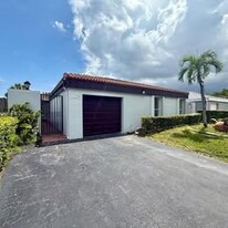 11570 SW 83rd Ter in Miami, FL - Building Photo