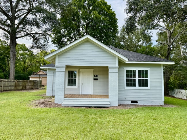 121 W Kerr Ave in Lufkin, TX - Building Photo - Building Photo