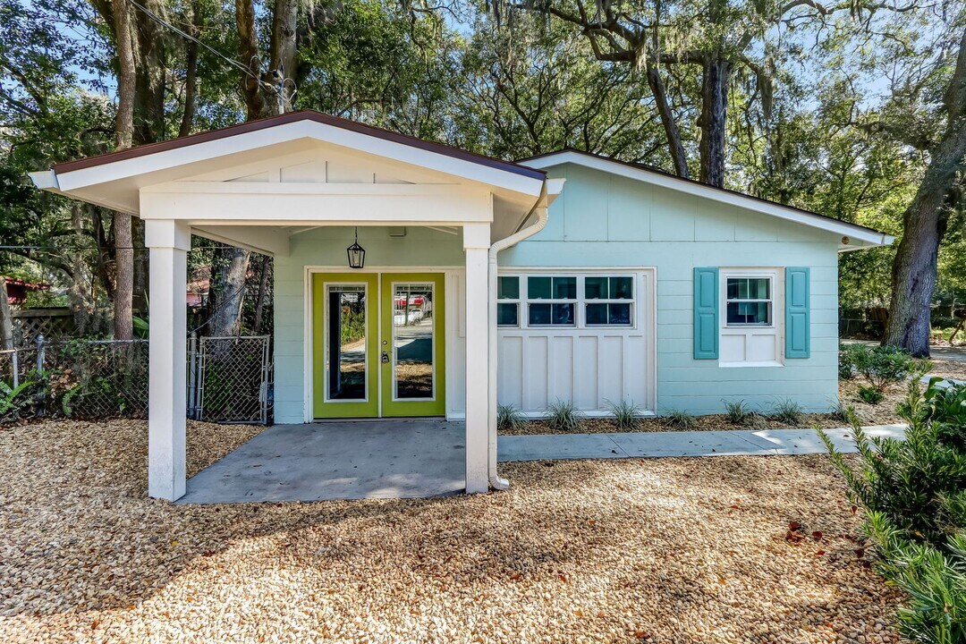 210 N 14th St in Fernandina Beach, FL - Building Photo