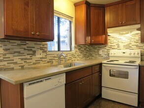 935 Sharmon Palms Ln-Unit -B in Campbell, CA - Building Photo - Building Photo