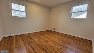 121 Jasper Pl in Alexandria, VA - Building Photo - Building Photo