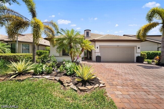 7052 Live Oak Dr in Naples, FL - Building Photo - Building Photo