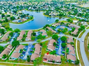 104 Lakewood Dr in Jupiter, FL - Building Photo - Building Photo