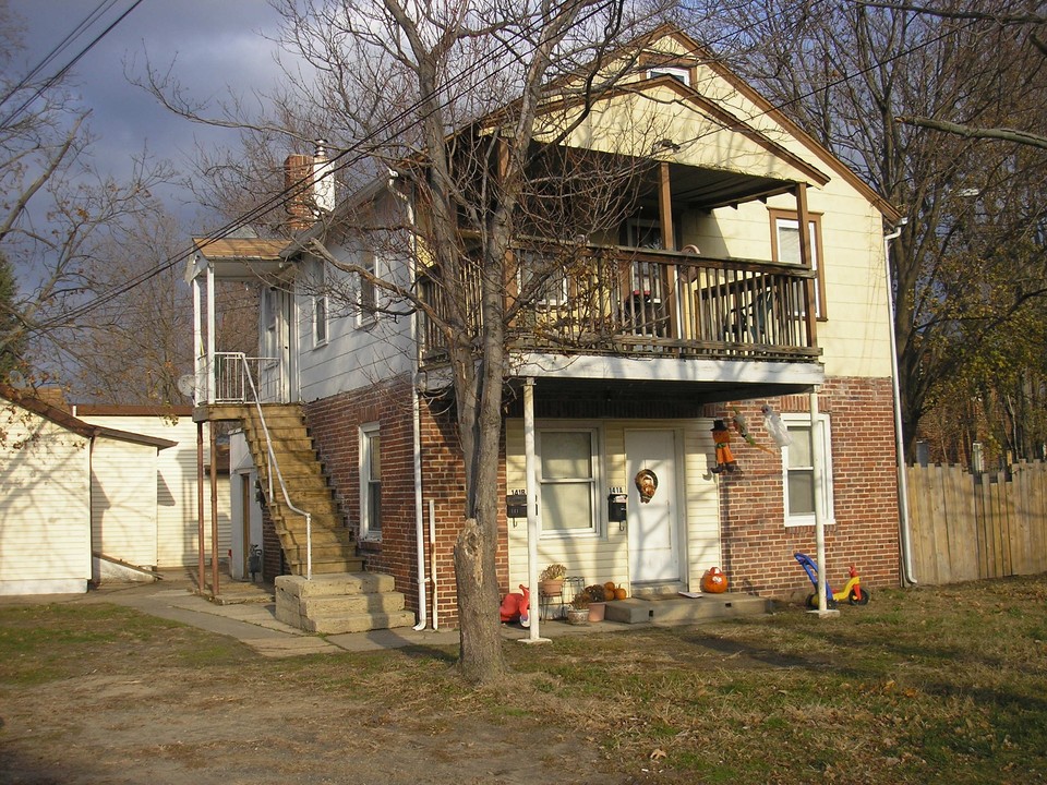 141 W Jefferson St in Paulsboro, NJ - Building Photo