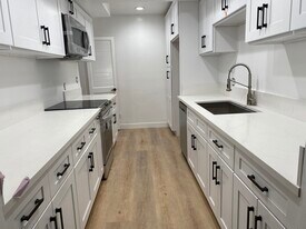 1203 N Sweetzer Ave, Unit 106 in West Hollywood, CA - Building Photo