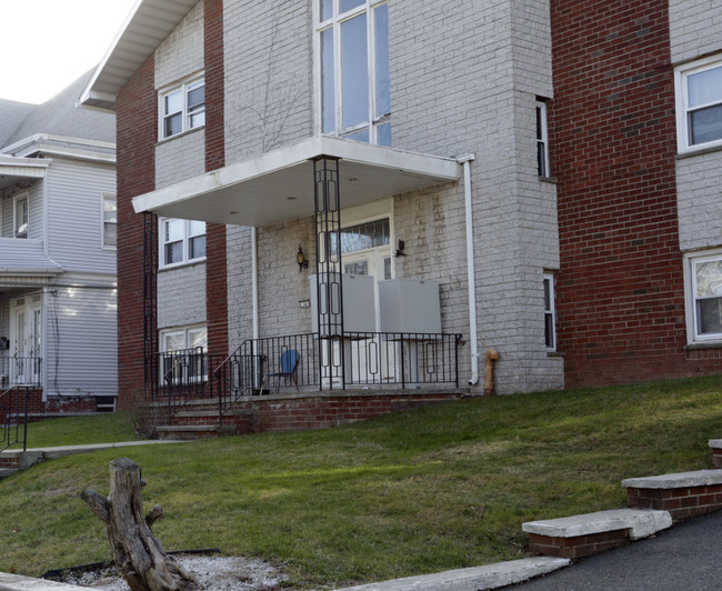 30-38 E 32nd St in Bayonne, NJ - Foto de edificio - Building Photo