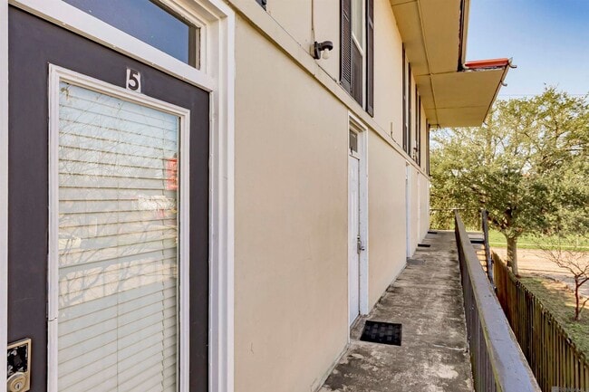 3005 Highland Rd in Baton Rouge, LA - Foto de edificio - Building Photo