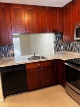 713 NW 103rd Terrace in Pembroke Pines, FL - Building Photo - Building Photo