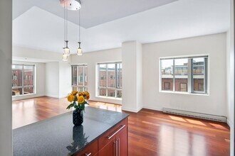 17 Otis St in Cambridge, MA - Building Photo - Building Photo