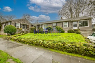 3242-3248-3248 SE Alder Ct in Portland, OR - Building Photo