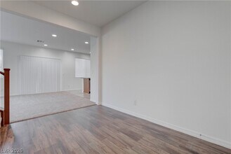 1362 Bear Brook Ave in Henderson, NV - Building Photo - Building Photo