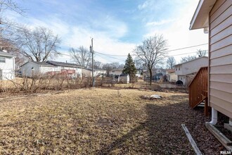 3373 29th St in Bettendorf, IA - Building Photo - Building Photo