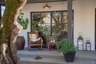 1811 Hillview Pl in St Helena, CA - Building Photo - Building Photo