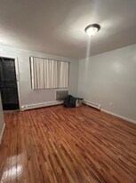 2117 Canarsie Rd in Brooklyn, NY - Building Photo