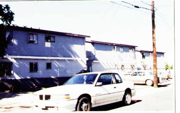 561-569 Sacramento St in East Palo Alto, CA - Building Photo - Building Photo