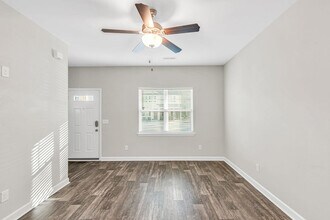 10 Jaydn Dr W in Jacksonville, NC - Building Photo - Building Photo