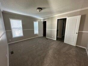 1629 Jarrard Way in Jacksonville, FL - Foto de edificio - Building Photo