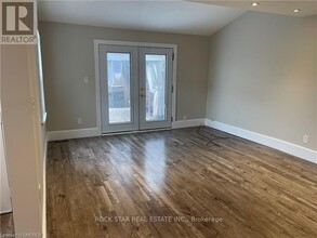 36-36 Lake St in St Catharines, ON - Building Photo - Building Photo