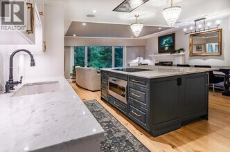 3091 Royal Ave in North Vancouver, BC - Building Photo - Building Photo