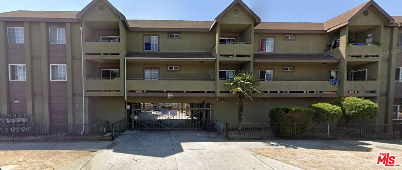 7756 Laurel Canyon Blvd in Los Angeles, CA - Building Photo