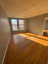 16 Franklin St in Norwich, CT - Building Photo