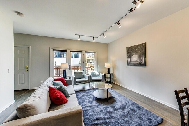 2233 W Medill Ave in Chicago, IL - Building Photo - Building Photo