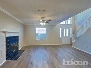 1110 Orangewood Ln in Arlington, TX - Foto de edificio - Building Photo