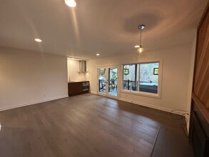 12 Partridge Ln in Lake Oswego, OR - Building Photo - Building Photo