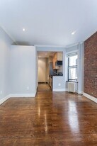 52 Barrow St, Unit 3D in New York, NY - Building Photo