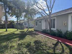 12424 Peconic Ct in Wellington, FL - Building Photo - Building Photo