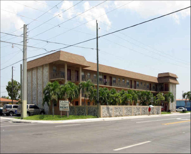 Las Palmas Apartments in Miami, FL - Foto de edificio - Building Photo