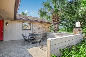 100 Bay Point Dr in Horseshoe Bay, TX - Building Photo - Building Photo