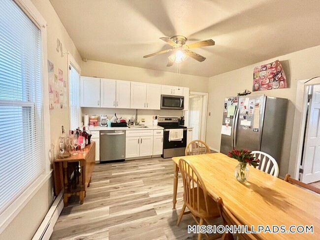 19 Sachem St, Unit 1 in Boston, MA - Building Photo - Building Photo