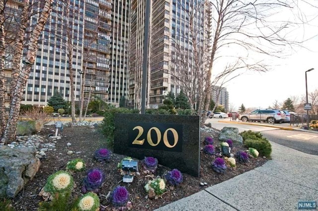 200 Winston Dr-Unit -3017 in Cliffside Park, NJ - Foto de edificio