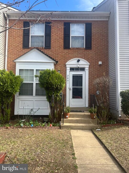 2801 Brier Pond Cir in Woodbridge, VA - Building Photo