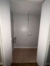 2408 Hollandale Cir, Unit APT B in Arlington, TX - Building Photo - Building Photo