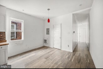 5106 Parkside Ave, Unit 3 in Philadelphia, PA - Building Photo - Building Photo