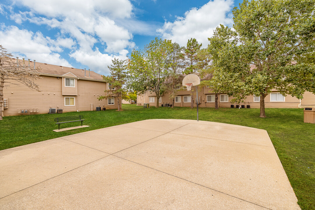 Clarion Park Apartments in Olathe, KS - Building Photo