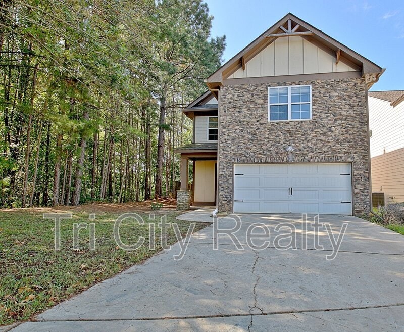 111 Covington Terrace in Newnan, GA - Building Photo