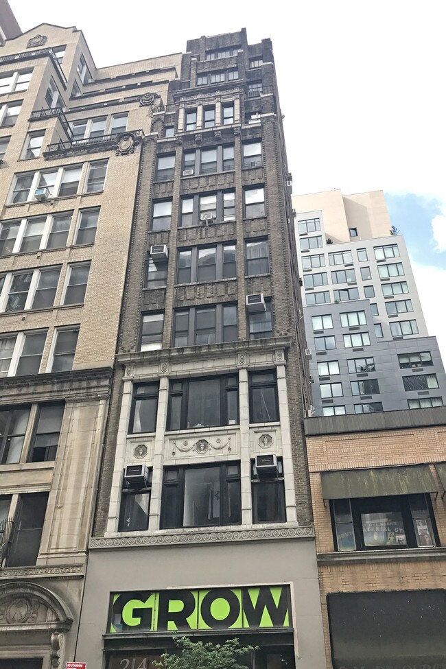214 W 30th St in New York, NY - Building Photo - Building Photo