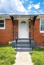 1806 Sussex St in Richmond, VA - Building Photo - Building Photo