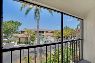 2415 Bayshore Gardens Pkwy in Bradenton, FL - Building Photo - Building Photo