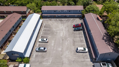 1280 W Long St in Stephenville, TX - Building Photo - Building Photo