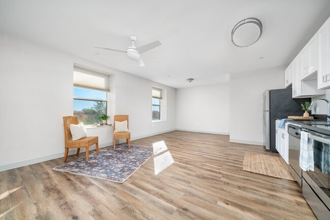 170 Ridge Rd in Wethersfield, CT - Building Photo - Building Photo