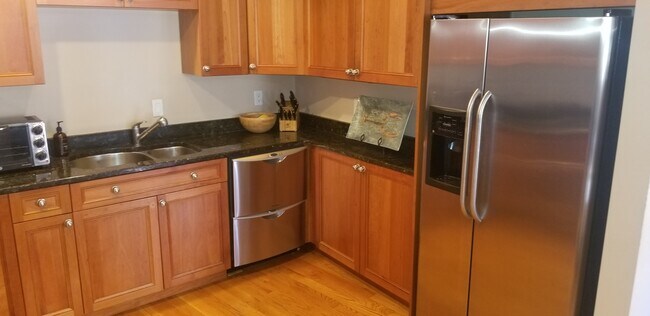 23 Henchman St, Unit 1 in Boston, MA - Building Photo - Building Photo
