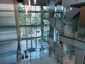 2950 NE 188th St in Aventura, FL - Building Photo - Building Photo
